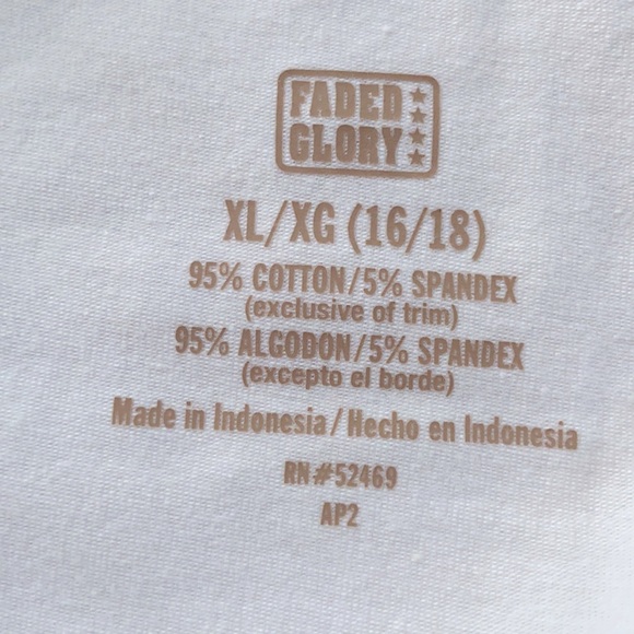 WHITE CAMISOLE WITH LACED TRIM NECKLINE - Picture 9 of 12